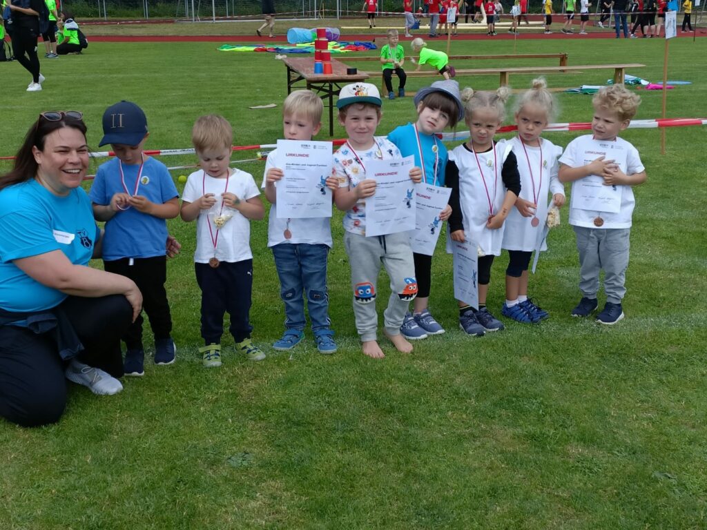 08_Kinderturnen Hilfe